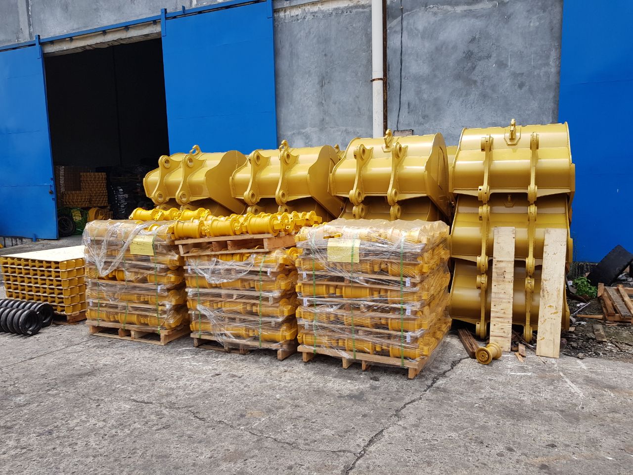 JUAL TRACK ROLLER PC200-8 